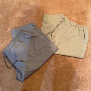 2 pair of Women’s Cropped Pants